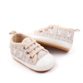 Pantofiori pentru bebelusi, in nuante de crem cu perlute (marime disponibila: