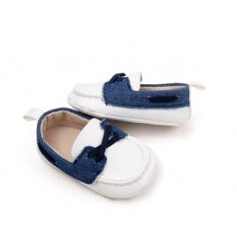 Pantofiori tip mocasini, albi cu insertii albastre (marime disponibila: 9-12