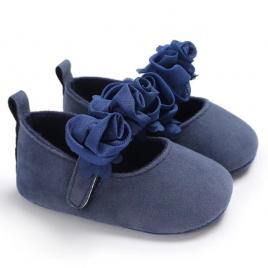 Pantofiori bleumarine cu trandafirasi (marime disponibila: 9-12 luni (marimea