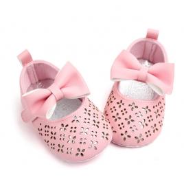 Pantofiori roz cu model ajurat si fundita aplicata (marime disponibila: 12-18