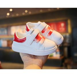 Adidasi albi cu insertie rosie din lac (marime disponibila: marimea 25)