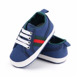 Tenisi albastri cu sireturi pentru baietei (marime disponibila: 3-6 luni