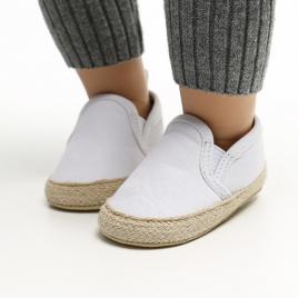 Pantofiori albi tip mocasini (marime disponibila: 9-12 luni (marimea 20