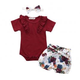Costumas cu body visiniu si pantaloni scurti inflorati (marime disponibila: