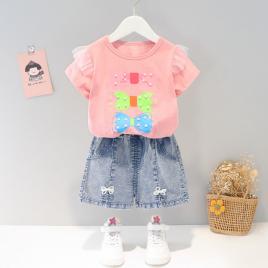 Costumas cu bluzita roz si pantalonasi din blugi - fundite (marime disponibila:
