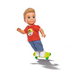 Timmy pe skateboard
