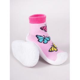 Mocasini pentru copii cu talpă antiderapantă – design fluturi colorați pe fond