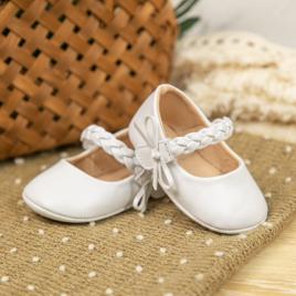Pantofiori albi cu bareta impletita pentru bebelusi (marime disponibila: 3-6