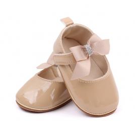 Pantofiori crem din lac cu fundita si strasuri (marime disponibila: 6-9 luni