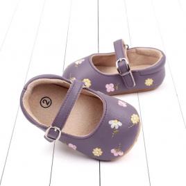 Pantofiori mov cu floricele colorate brodate (marime disponibila: 3-6 luni