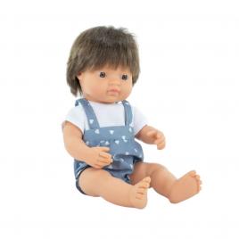 Papusa baiat caucazian 38 cm, par saten inchis, in salopeta, corp parfumat,