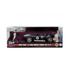 Jada batman set figurina two face si masinuta metalica shelby cobra 427 scara