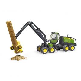 Tractor forestier john deere 1270g cu un bustean bruder