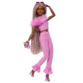 Papusa barbie deluxe style  cu salopeta roz si par impletit