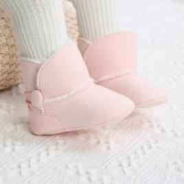 Cizmulite cu nasturel pentru fetite (marime disponibila: 6-9 luni (marimea 19