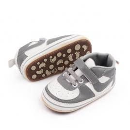 Adidasi gri cu alb pentru bebelusi (marime disponibila: 3-6 luni (marimea 18