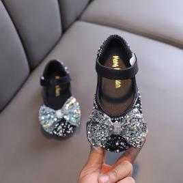 Pantofi negri cu strasuri, paiete si perlute (marime disponibila: marimea 21)