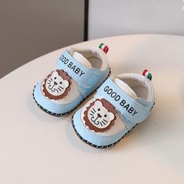 Pantofiori albi cu bleu pentru baietei - lion (marime disponibila: 6-9 luni