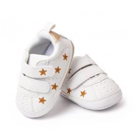 Adidasi albi cu stelute aurii brodate (marime disponibila: 3-6 luni (marimea 18
