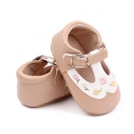 Pantofiori crem cu alb si floricele brodate (marime disponibila: 3-6 luni