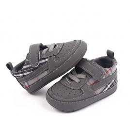 Pantofiori gri pentru baietei - plaid (marime disponibila: 6-9 luni (marimea 19