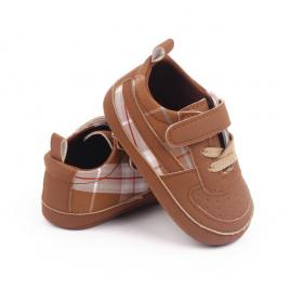 Pantofiori maro pentru baietei - plaid (marime disponibila: 3-6 luni (marimea