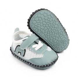 Adidasi albi cu bleu (marime disponibila: 3-6 luni (marimea 18 incaltaminte))