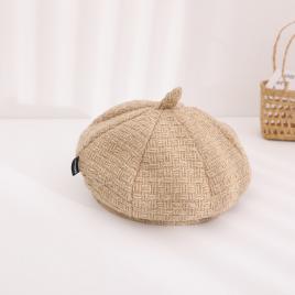 Bereta crem pentru fetite (marime disponibila: 3 ani)