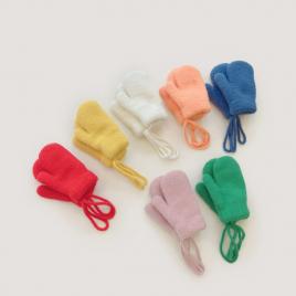 Manusi cu snur pentru bebelusi (marime disponibila: 6-12 luni (marimea 19