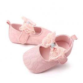 Pantofiori roz cu fundita din dantela (marime disponibila: 6-9 luni (marimea 19