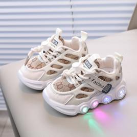 Adidasi crem cu alb cu luminite (marime disponibila: marimea 29)