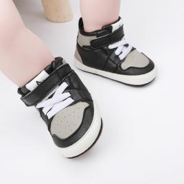 Adidasi negri cu gri si alb, inalti pentru bebelusi (marime disponibila: 3-6