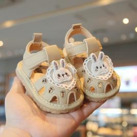 Sandalute crem cu piuitoare - bunny (marime disponibila: 6-9 luni (marimea 19