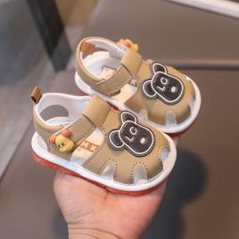 Sandalute crem cu piuitoare - ursulet lc (marime disponibila: marimea 20)