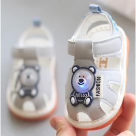 Sandalute gri cu piuitoare si ursulet cu led (marime disponibila: 6-9 luni