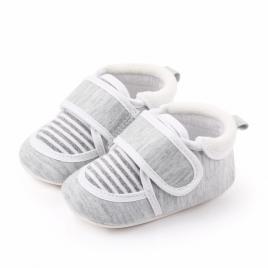 Pantofiori gri cu dungi albe (marime disponibila: 3-6 luni (marimea 18