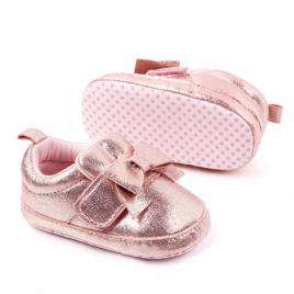 Pantofiori roz sidefati cu fundita (marime disponibila: 6-9 luni (marimea 19