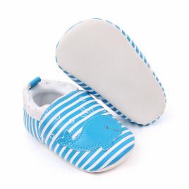 Botosei pentru baietei - balenuta (marime disponibila: 6-9 luni (marimea 19
