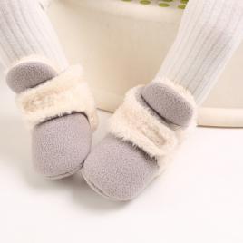 Cizmulite plusate gri cu crem pentru bebelusi (marime disponibila: 3-6 luni