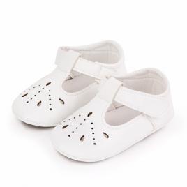 Pantofiori albi cu puncte decupate (marime disponibila: 6-9 luni (marimea 19