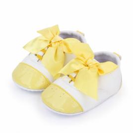 Pantofiori albi cu fundita galbena (marime disponibila: 3-6 luni (marimea 18