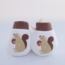 Manusi albe de protectie pentru bebelusi - veverita (marime disponibila: 0-6
