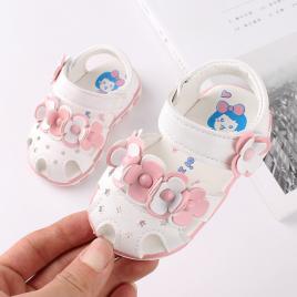 Sandalute albe cu floricele (marime disponibila: marimea 20)