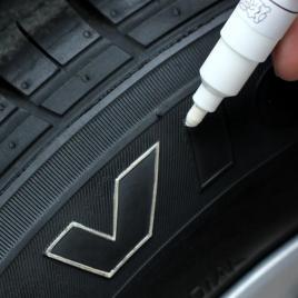 Marker permanent pentru anvelope, rezistent la apa, culoare alba