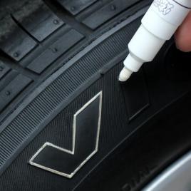 Marker permanent pentru anvelope, rezistent la apa, culoare alba