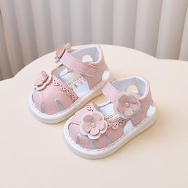 Sandalute roz cu piuitoare si floricele aplicate (marime disponibila: marimea