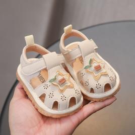 Sandalute ivoire cu piuitoare - star (marime disponibila: marimea 22)