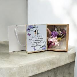 Cutie carte cu mesaj pentru prietena cu buchet criogenat mov