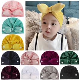 Caciulita tip turban din catifea cu perlute (marime disponibila: 3-6 luni