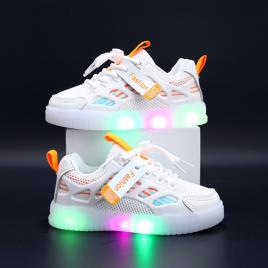 Adidasi albi cu dungi colorate si luminite (marime disponibila: marimea 21)